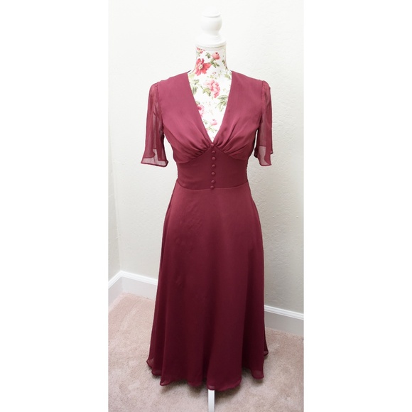Chi Chi London Jaslene Retro Burgundy Tea Length Dress - Picture 1 of 3